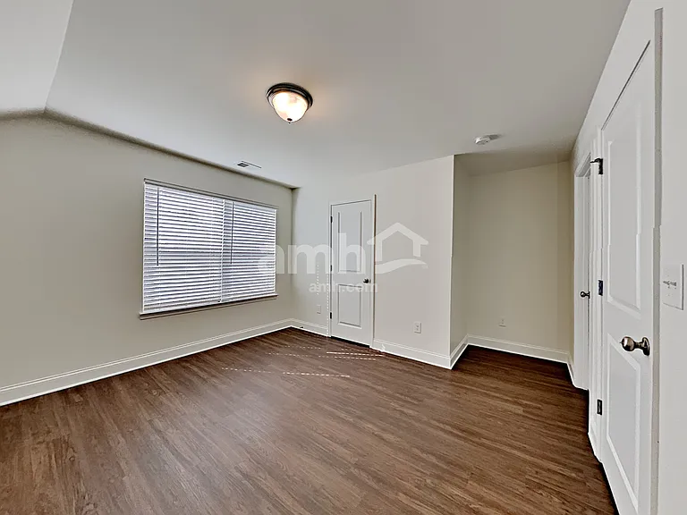 2447 Napa Valley Dr — Photo 21