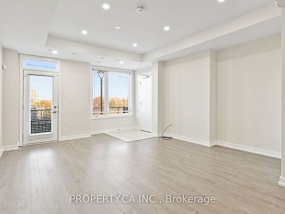 3rd image of 1555 Kingston Rd #404