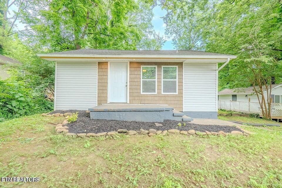 1st image of 2932 Sunset Ave