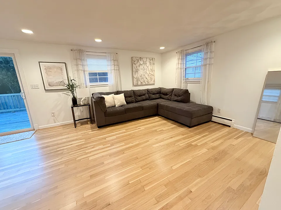 74 Grover St