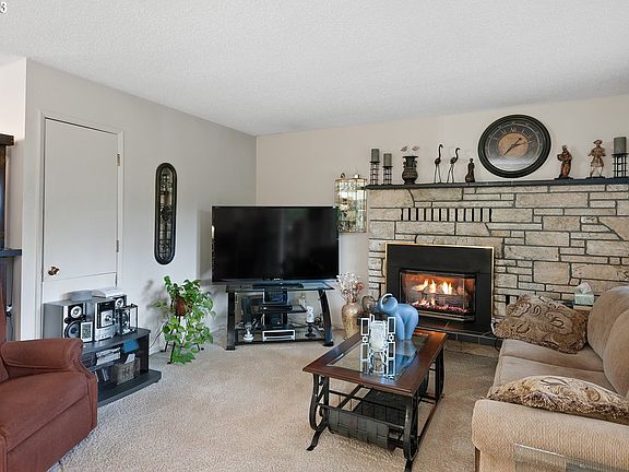 2nd image of 191 Inglewood Dr