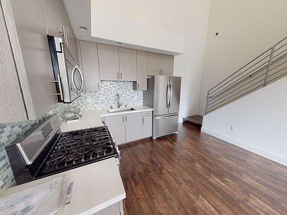 3rd image of 4270 Lindblade Dr APT 8
