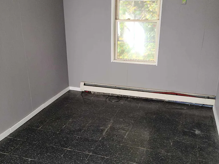 37 Erchles St #1 — Photo 9