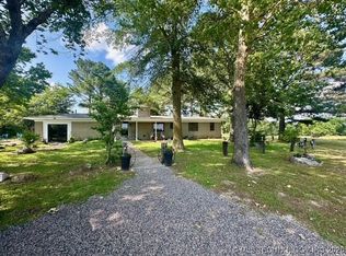 2141 E Tower Rd, Tishomingo, OK 73460