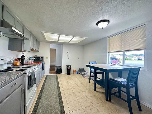 5th image of 180 E Essex St