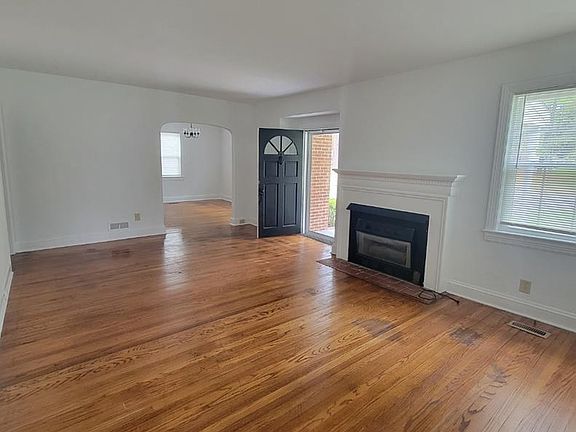 3rd image of 602 Henry St