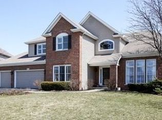 515 Mayfair Ln, Naperville, IL