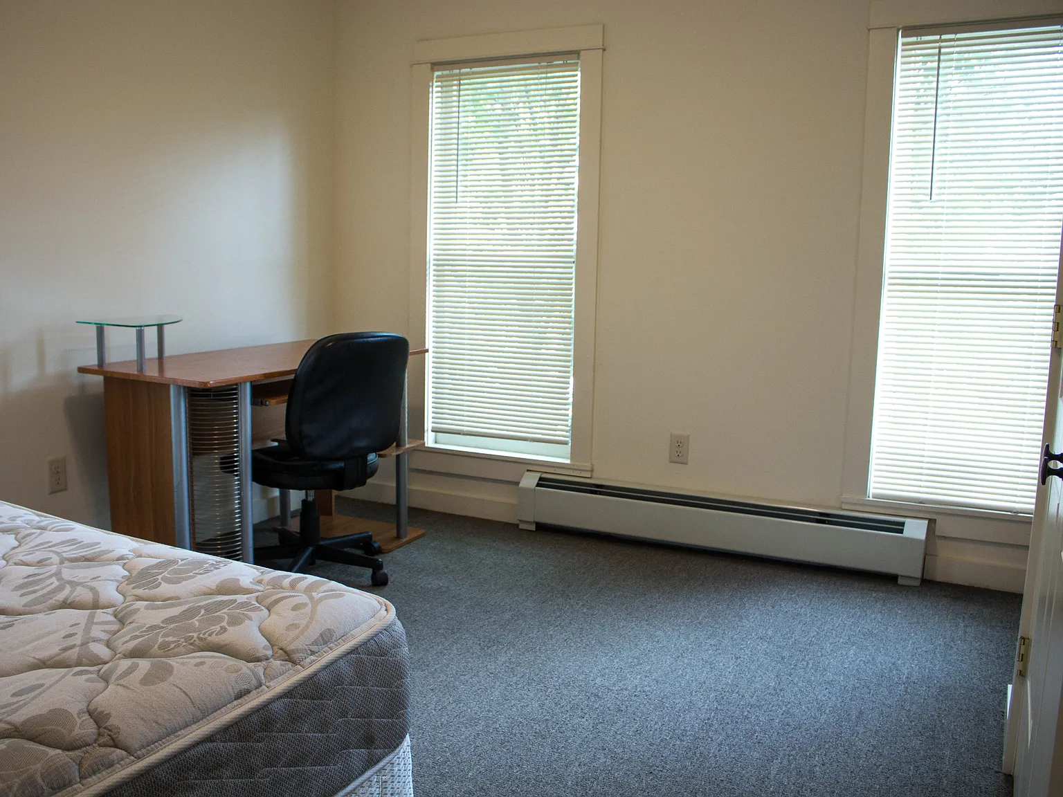 208 Williams Street - 3 — Photo 4