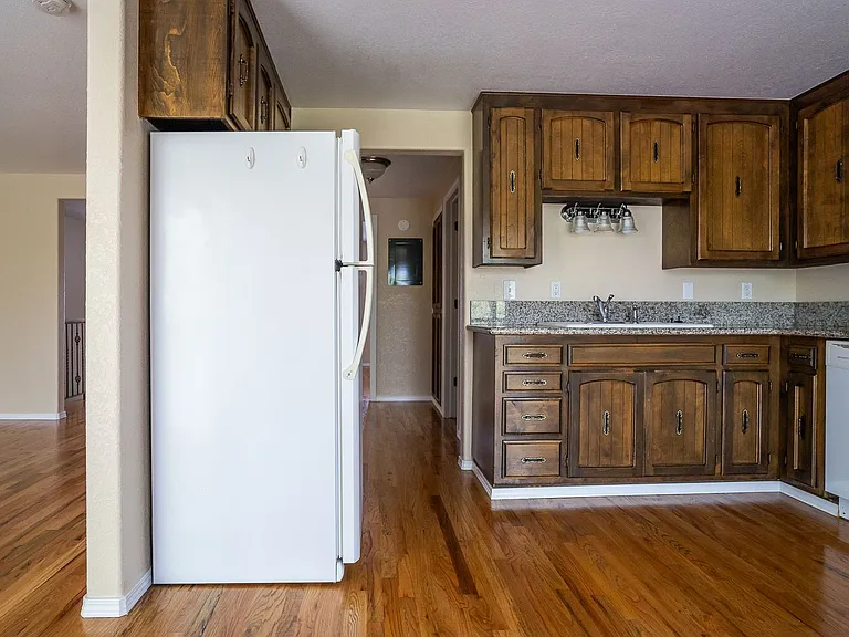 340 Denver St NE — Photo 18