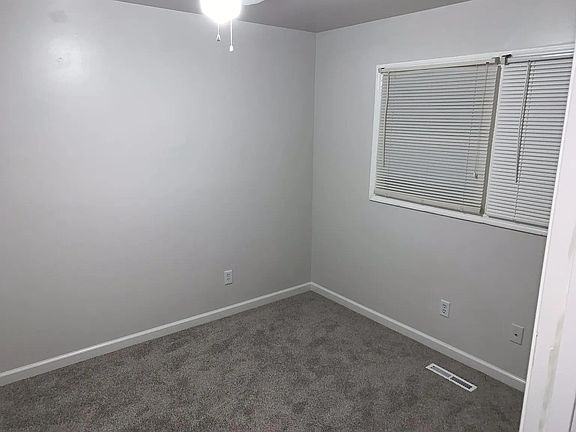 4th image of 5322 Plaza Ave