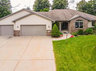 526 Meadowlark Ln, Portage, WI 53901