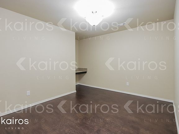 5th image of 4007 E Thomas St #B