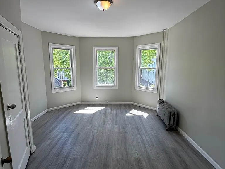 76 Eaton Pl #2 — Photo 3