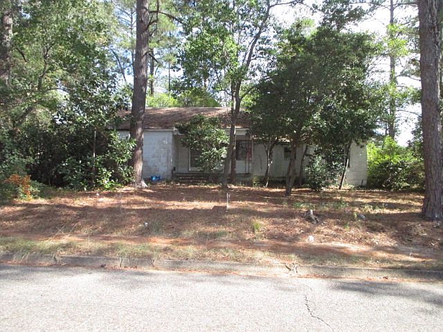 1st image of 1015 Woodland Dr