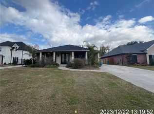 156 Oaklawn Ridge Ln, Saint Rose, LA 70087