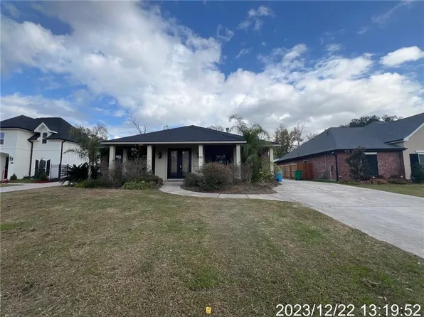 156 Oaklawn Ridge Ln, Saint Rose, LA 70087