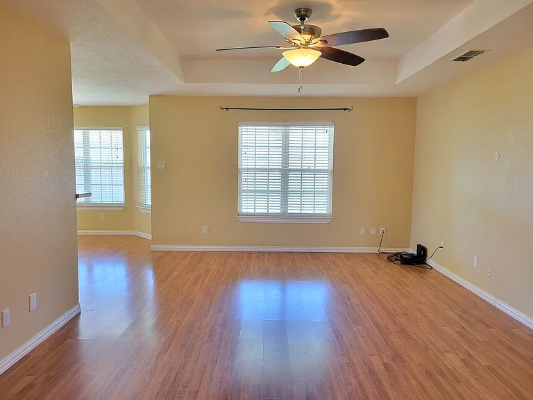 2301 Jadyn Ln — Photo 6