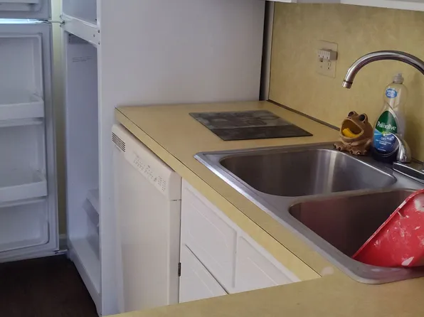 500 Carolyn Ct #A-7, Eden, NC 27288