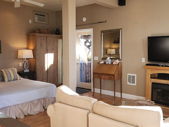5th image of 9579 Fox Dr #C