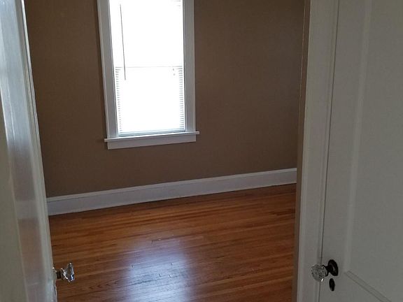 5th image of 4209 Cedar Ave S APT 1