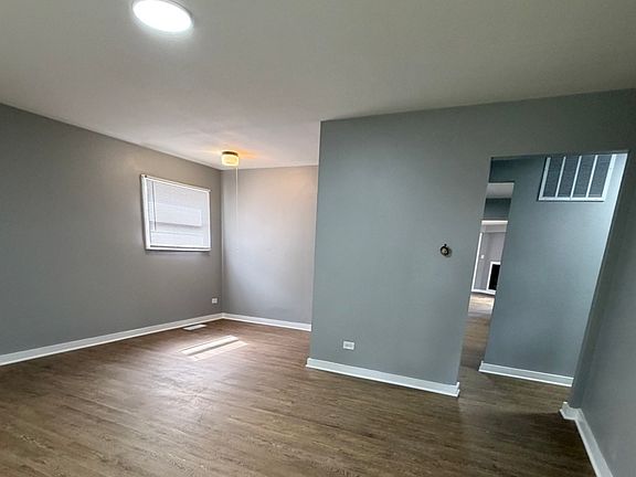5th image of 17226 Community St