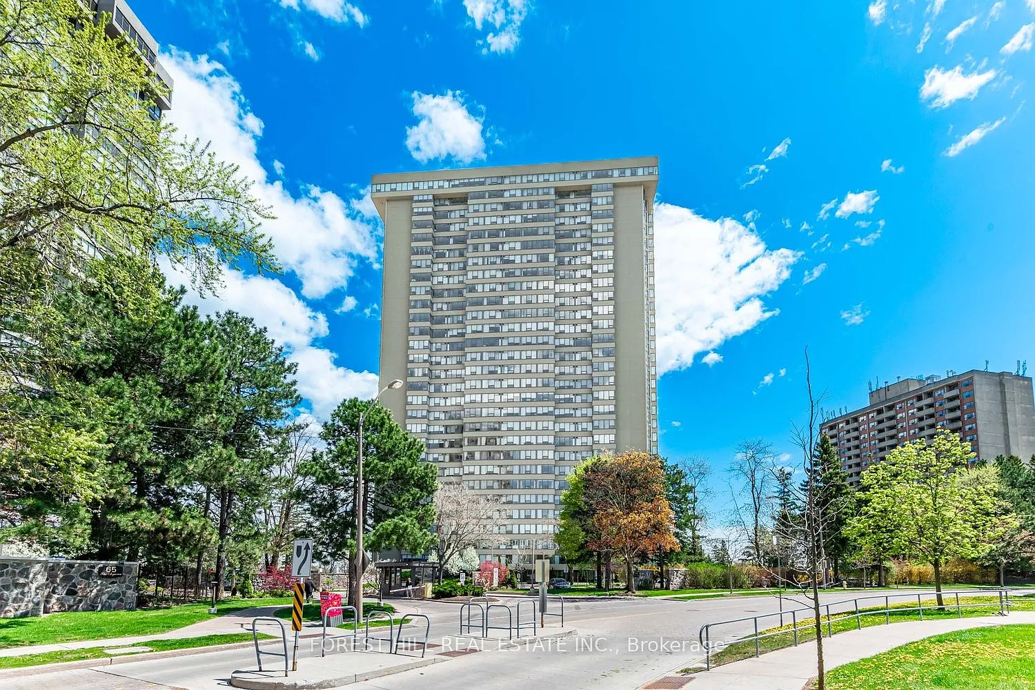 55 Skymark Dr #1408 photo 1