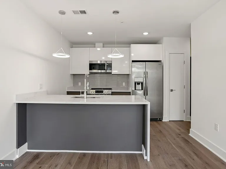 2027 Rhode Island Ave NE #401 — Photo 8