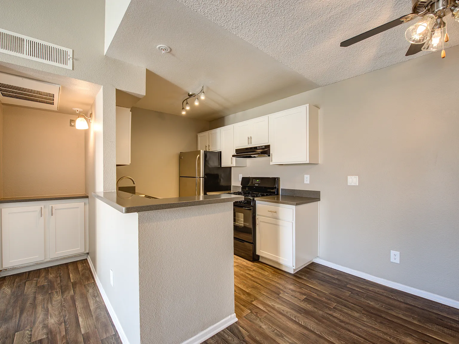Canyon Ridge — Photo 4