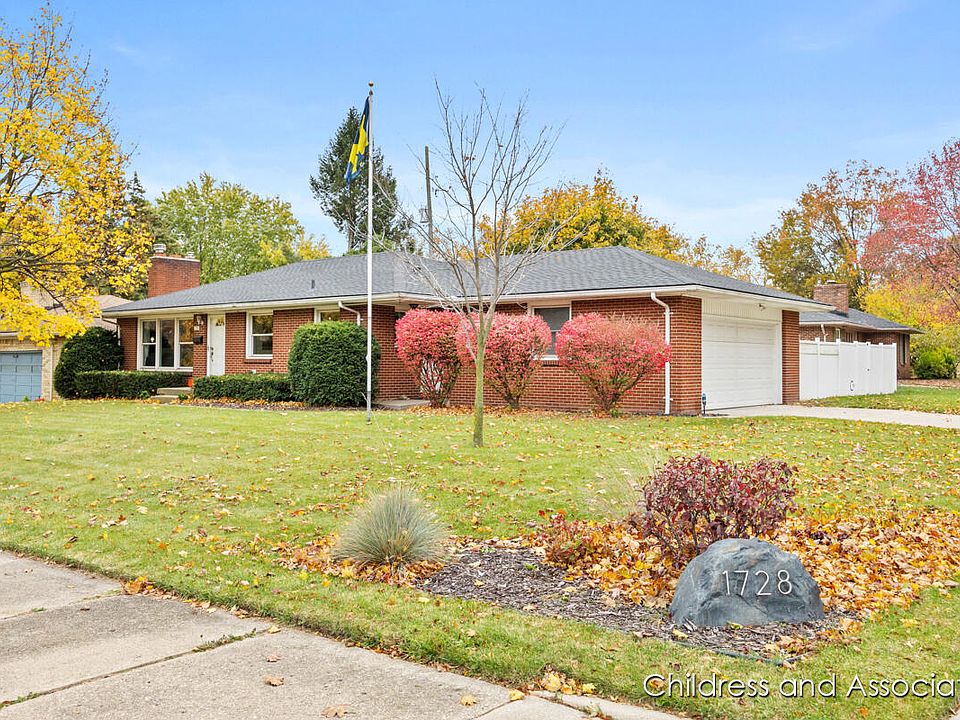 1st image of 1728 Lake Michigan Dr NW