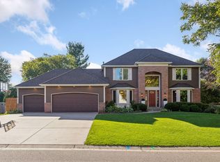 5955 Parkwood Dr, Shoreview, MN 55126