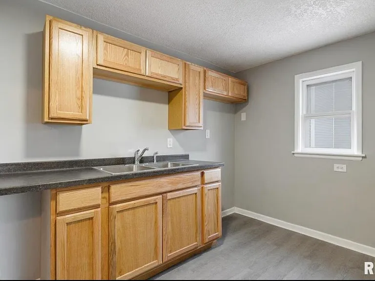 814 E High St #814 — Photo 11