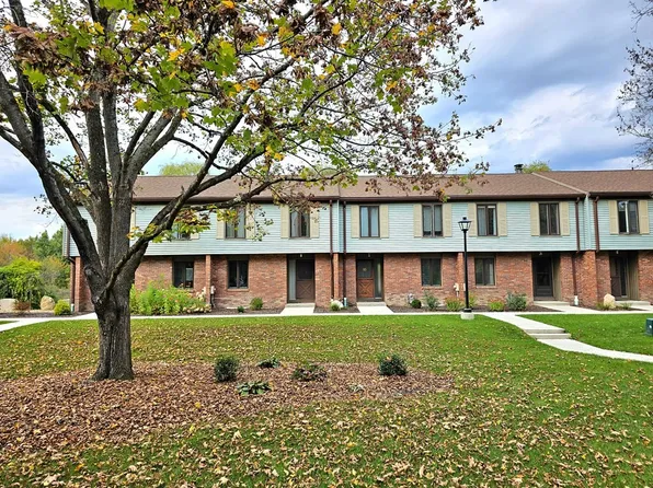 11 Winston Ct, Amherst, MA 01002