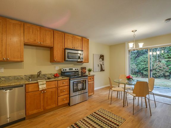 3rd image of 4210 Beckonridge Dr W