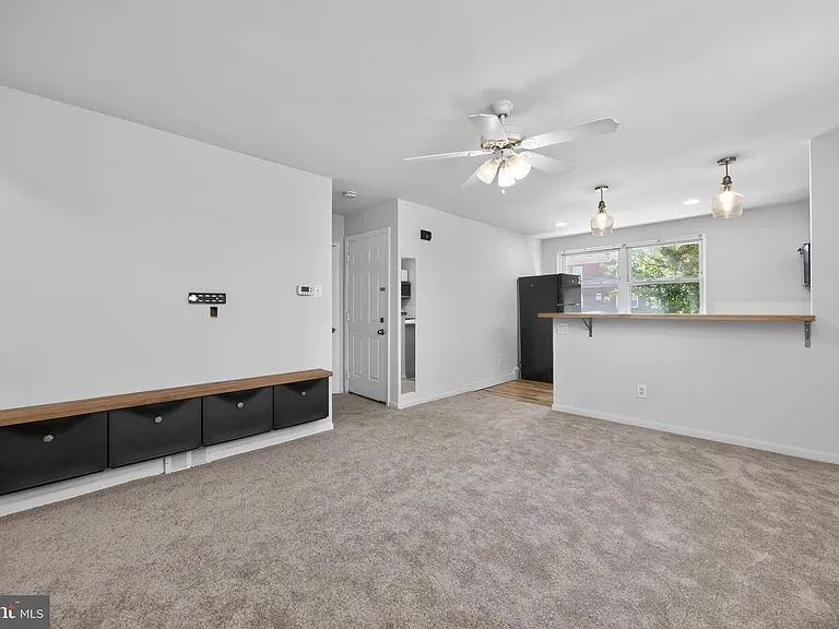 202 Green St — Photo 6
