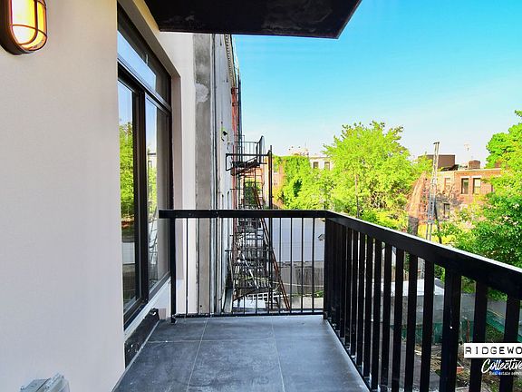 2nd image of 392 Woodbine St #2