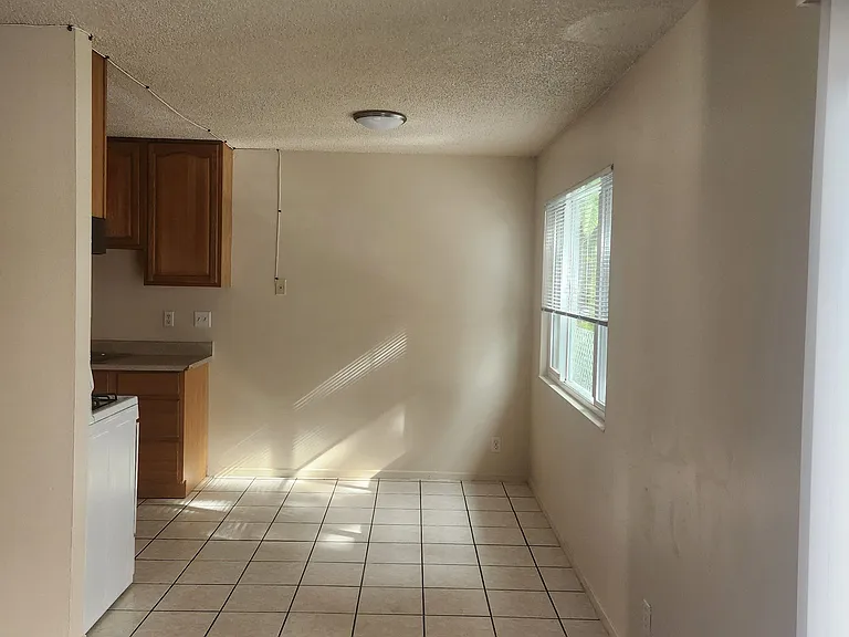 2125 10th Ave #10 — Photo 9