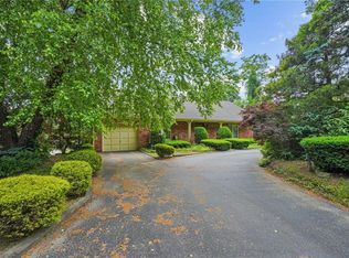 596 Natick Ave, Cranston, RI 02921