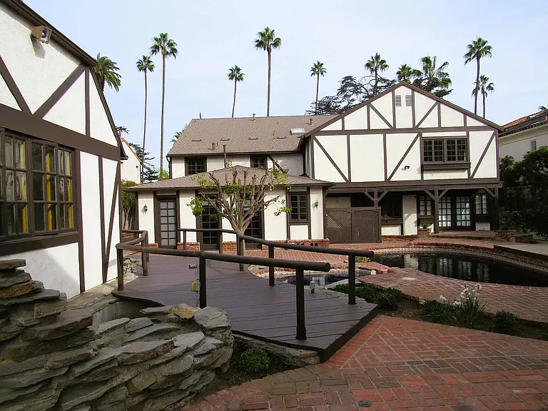605 Foothill Rd — Photo 3