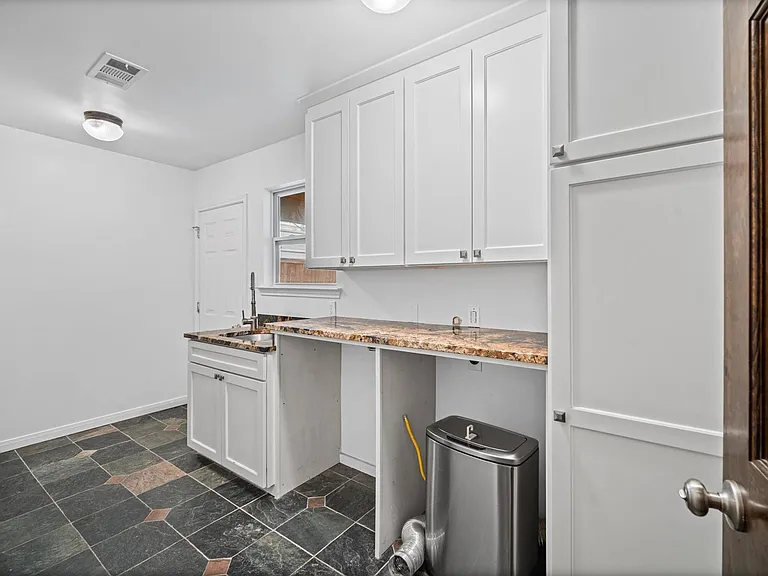 1526 Adkins Rd — Photo 23