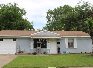 126 E Cober St, Grand Prairie, TX 75052