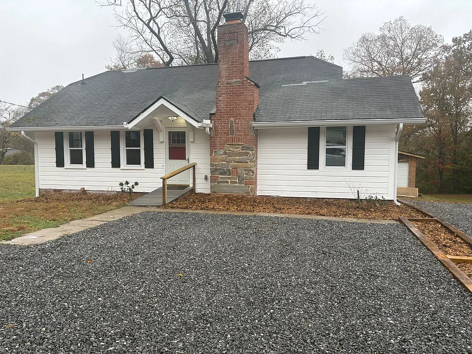 218 Northeast Ave