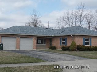 817 Westledge Dr, Dayton, OH 45426
