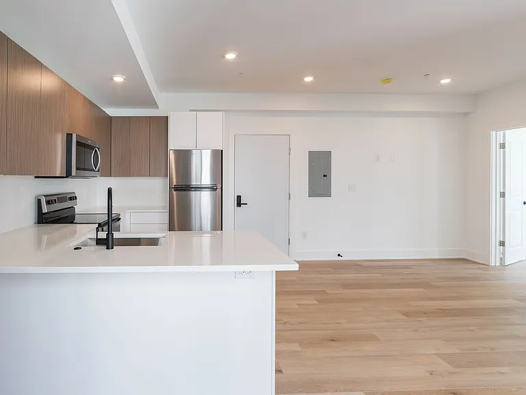 5900 Germantown (The Premiere) — Photo 38