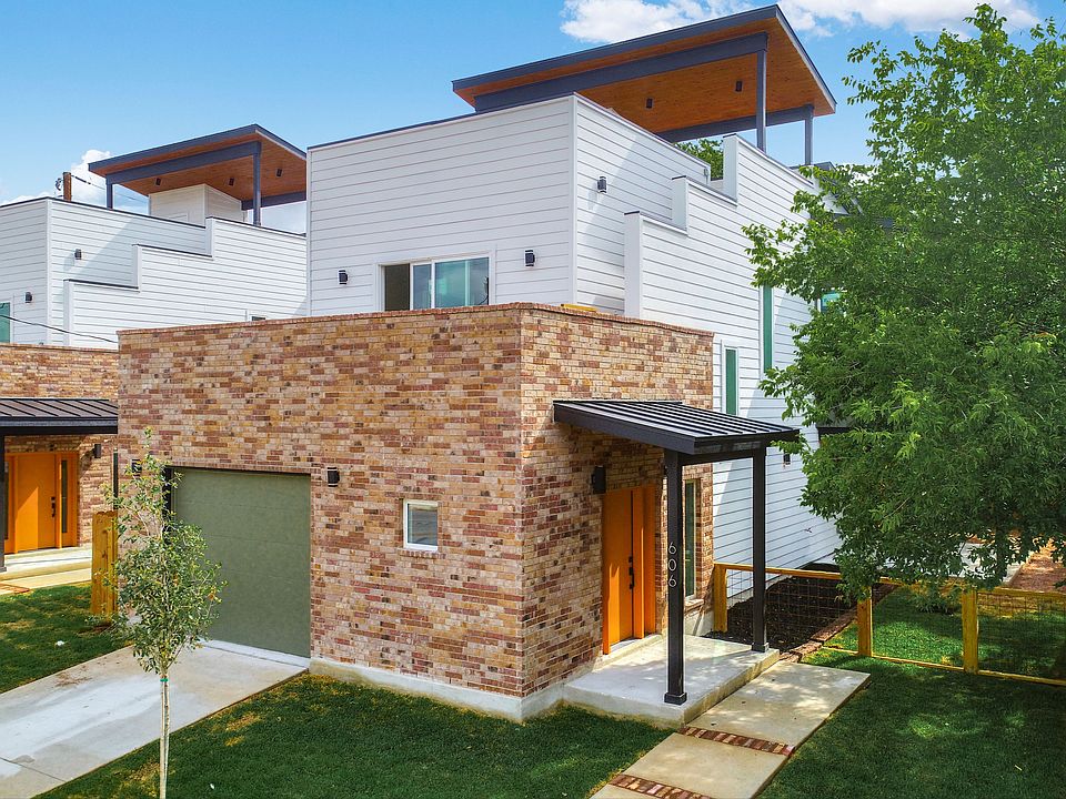 1st image of 606 S Hackberry