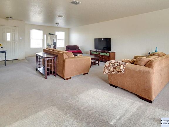 2nd image of 625 Crosspoint Dr