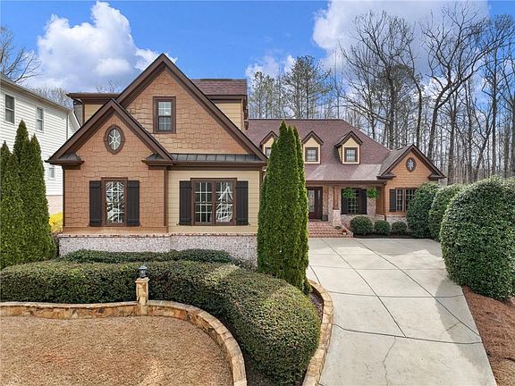 2nd image of 6147 Golf View Ct