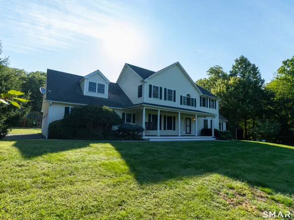 14 James Vincent Drive, Clinton, CT 06413