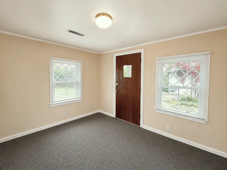505 Forest Hills Blvd #A — Photo 7
