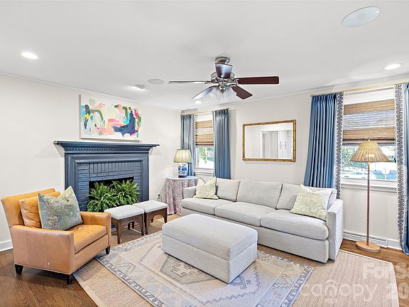 5th image of 832 Stanfield Dr