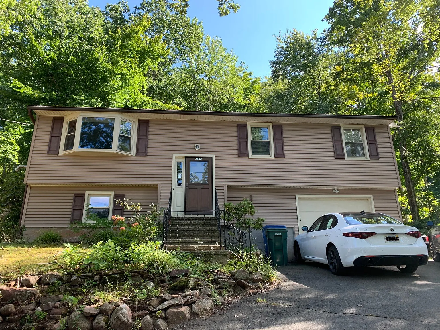 4 bed, 1.5 bath, 1633 sqft, $3,300 — Photo 1